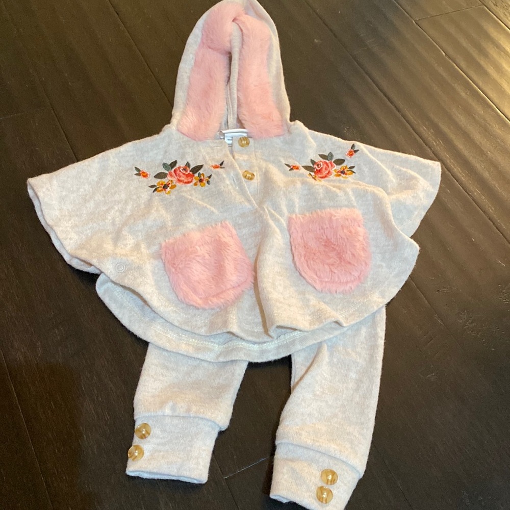 Daisy Fuentes outfit